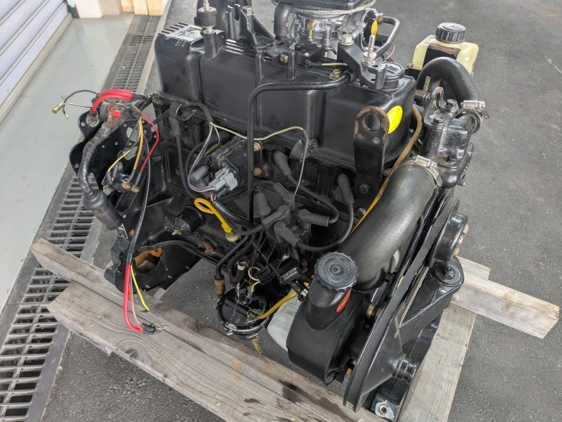 Used ENGINE Mercruiser 3.0LX Complete[Fresh water, Great condition] [X2505-04]