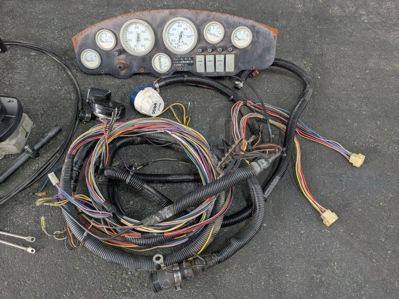 Used ENGINE Mercruiser 3.0LX Complete[Fresh water, Great condition] [X2505-04]