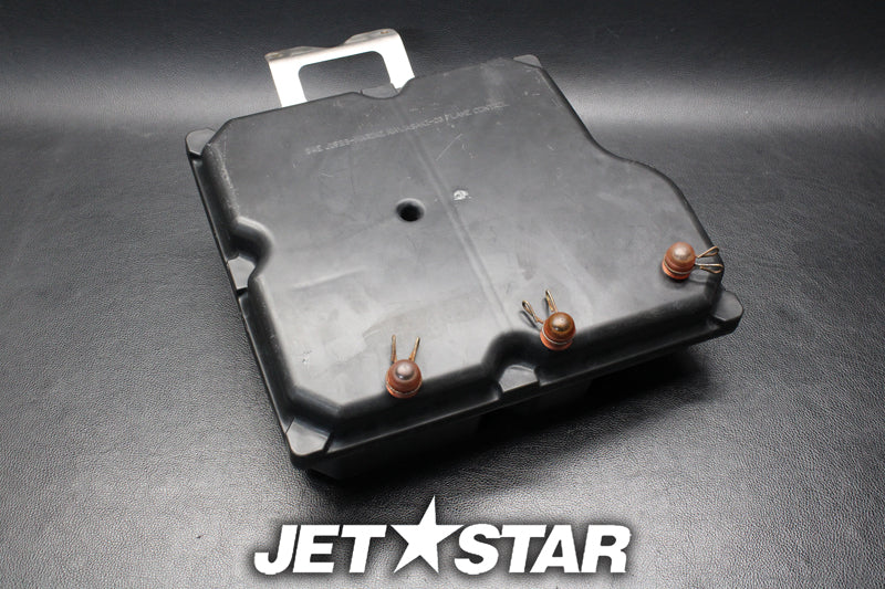 Used 11011-3706 CASE-AIR FILTER  [K434-034]
